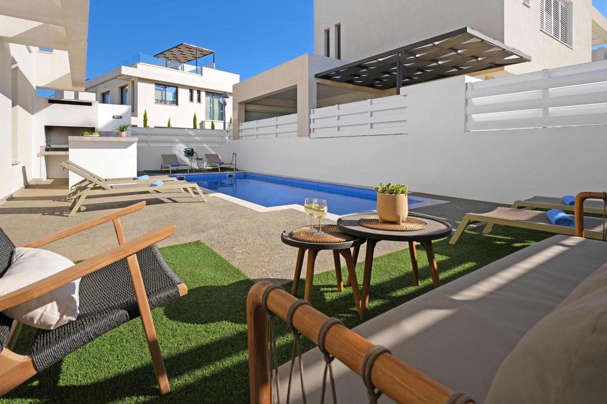 Villa Queen Valentina Protaras Bagian luar foto