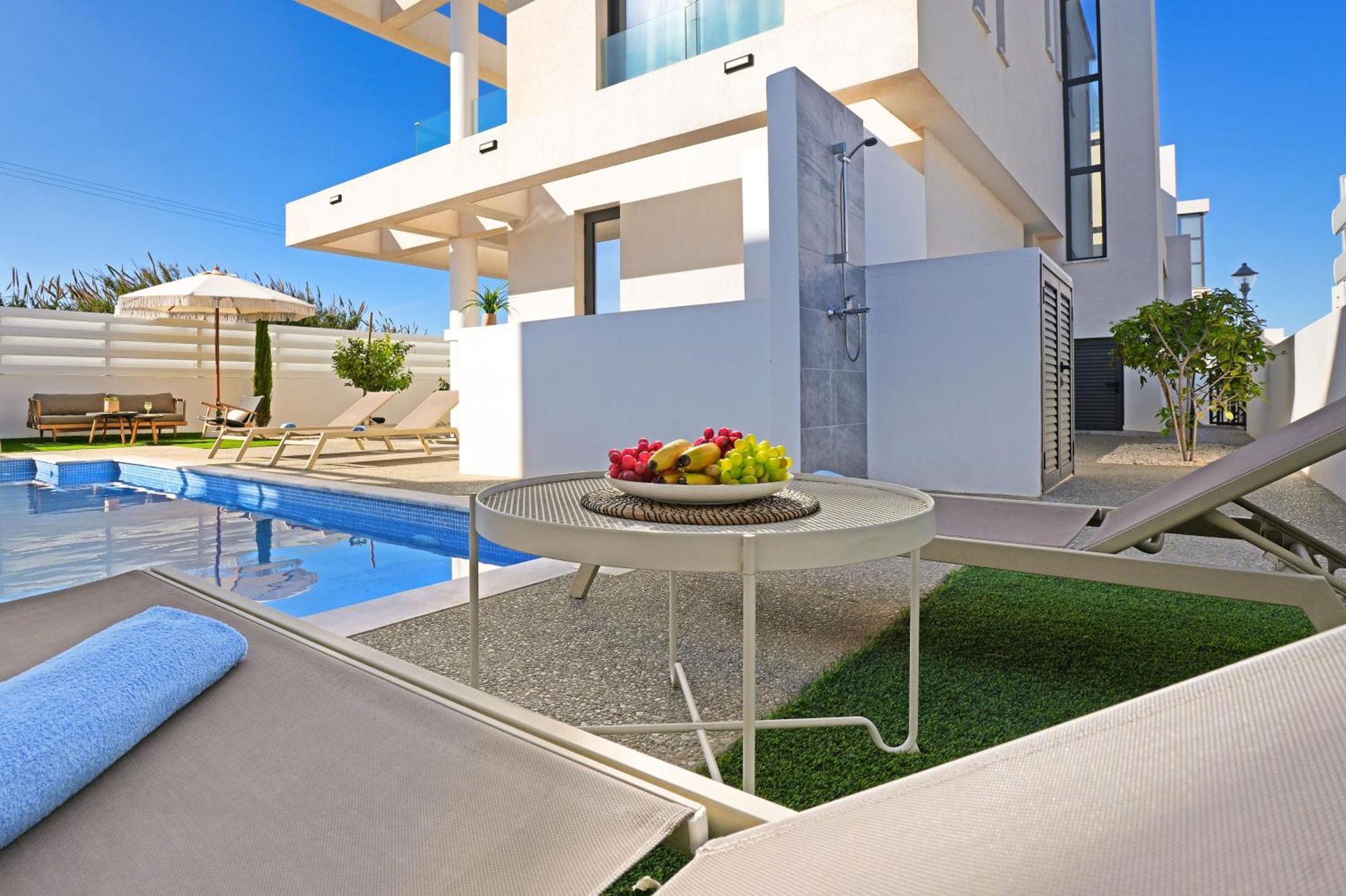 Villa Queen Valentina Protaras Bagian luar foto