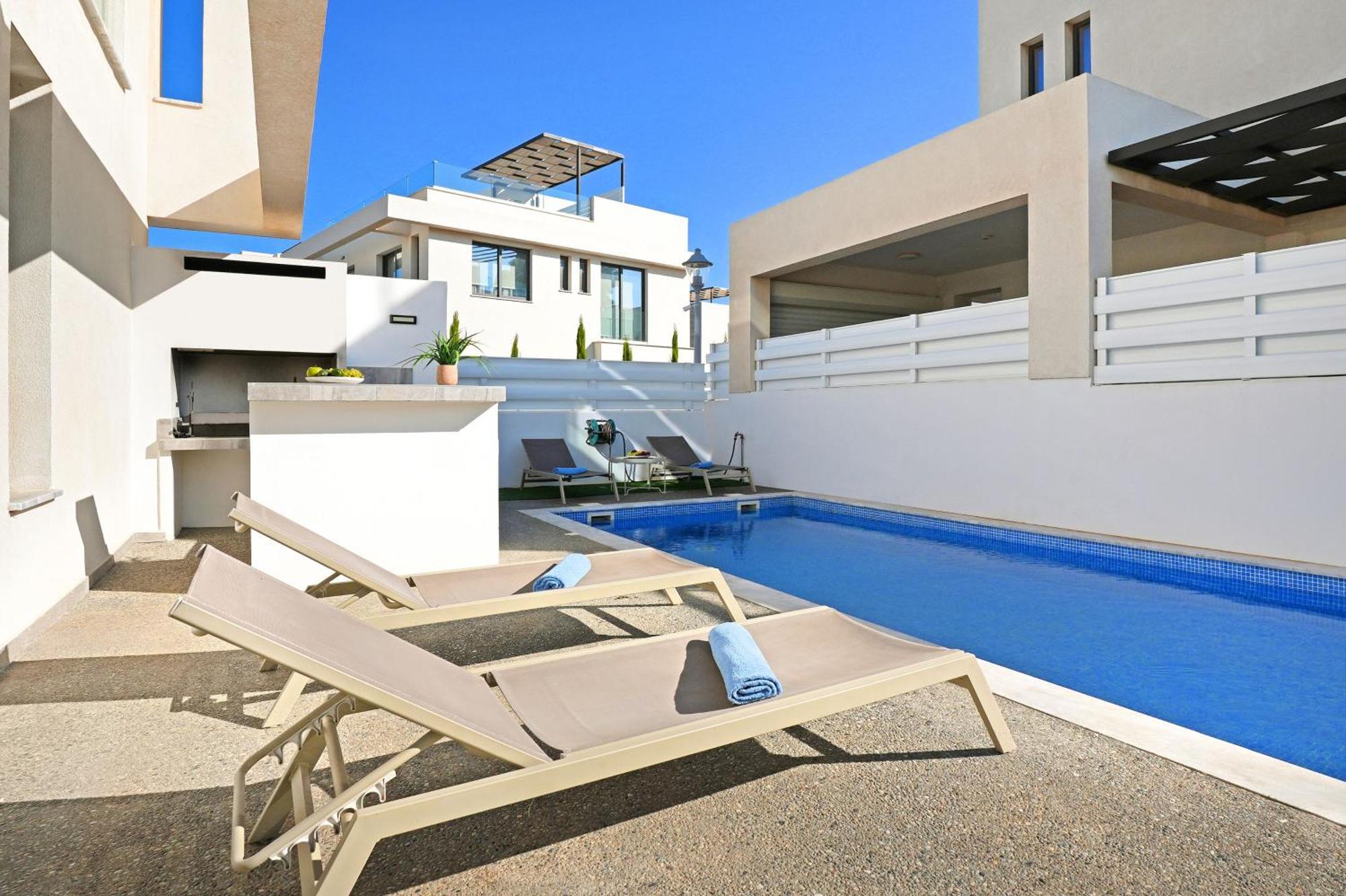 Villa Queen Valentina Protaras Bagian luar foto