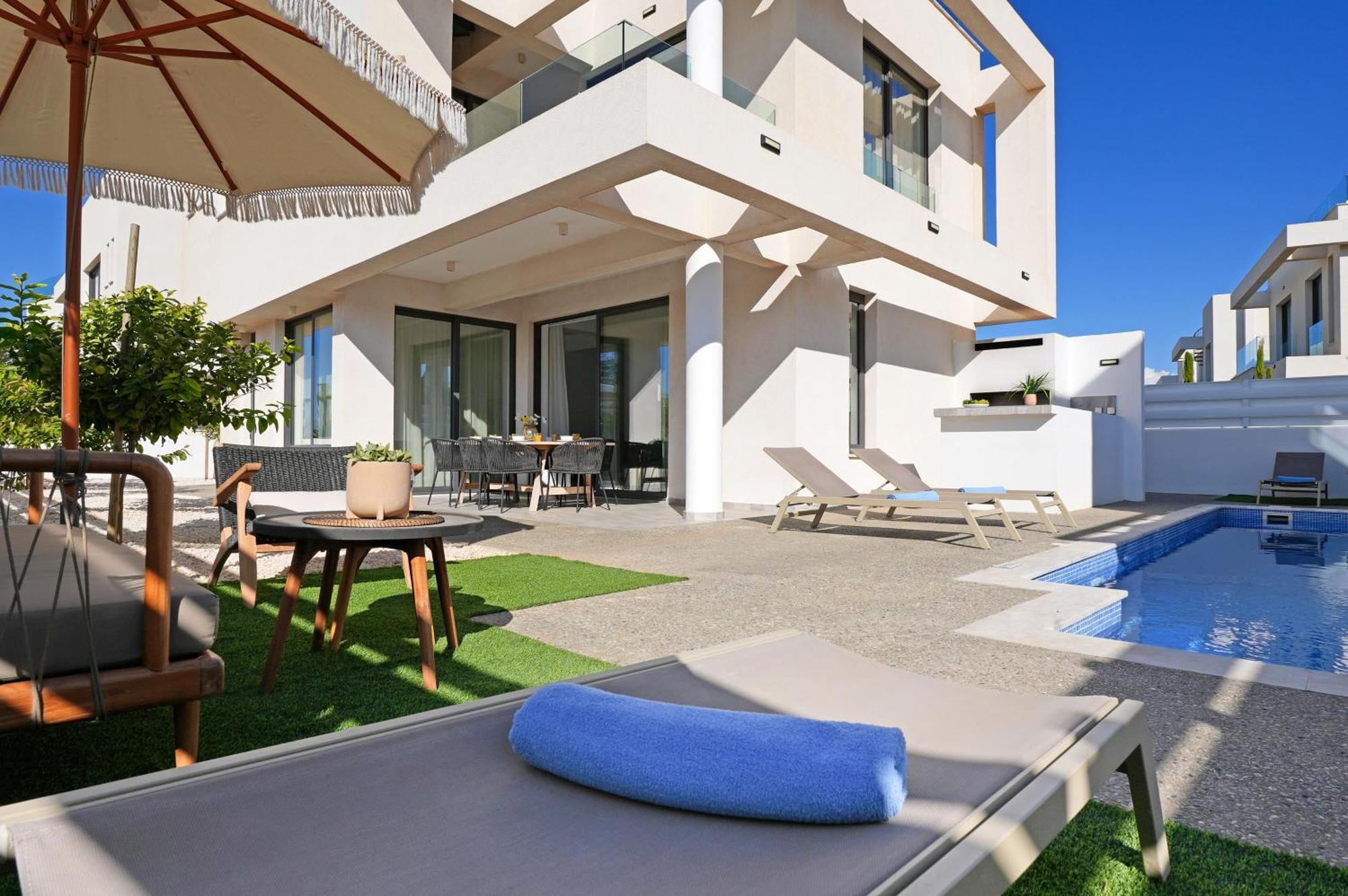 Villa Queen Valentina Protaras Bagian luar foto